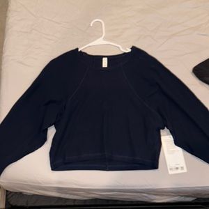 LA crop long sleeve size 8 in lululemon